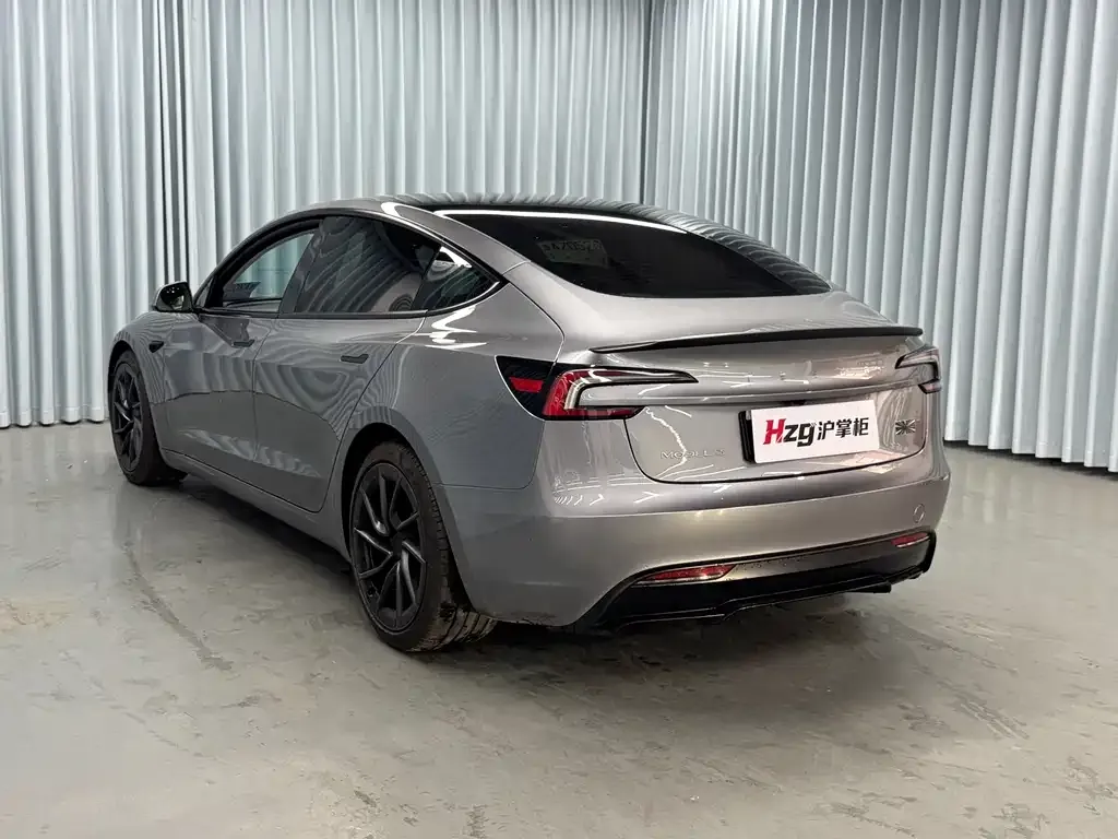 Tesla Model 3 — фото 9