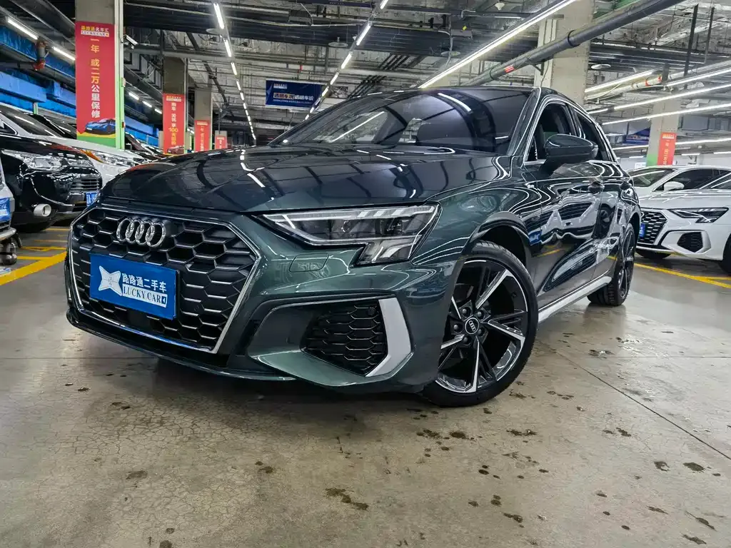 Audi A3 — фото 1