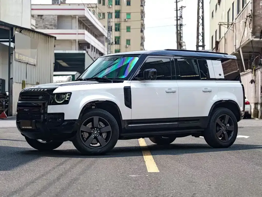 Land Rover Defender — фото 1