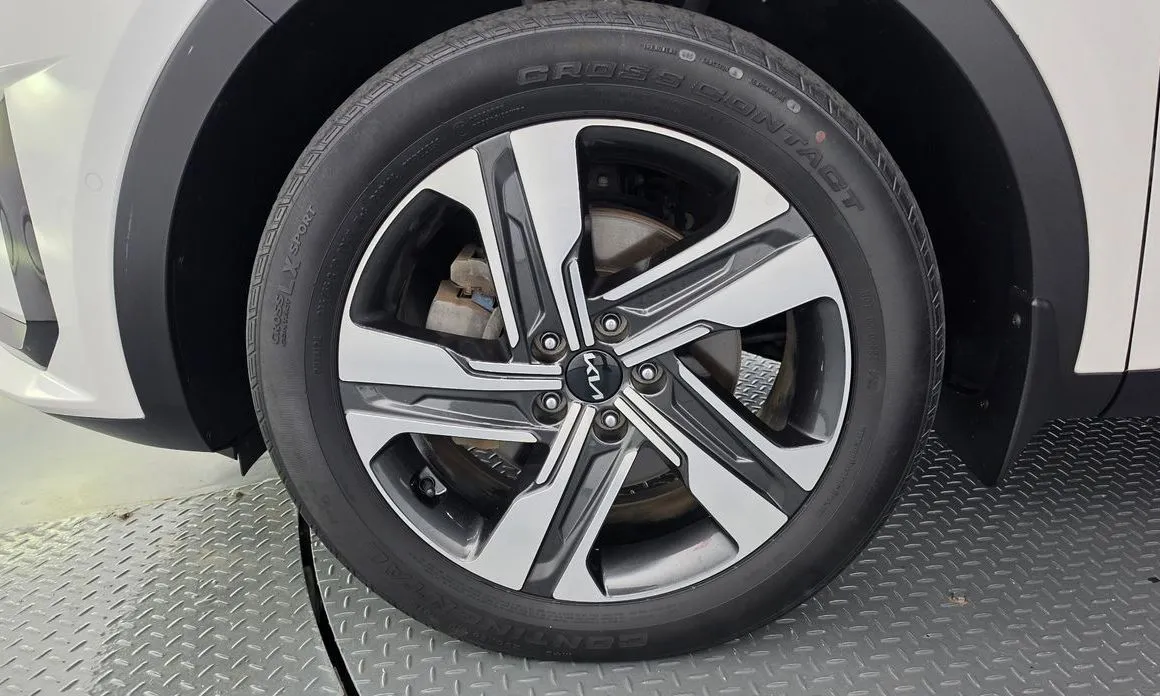 Kia Sorento — фото 8