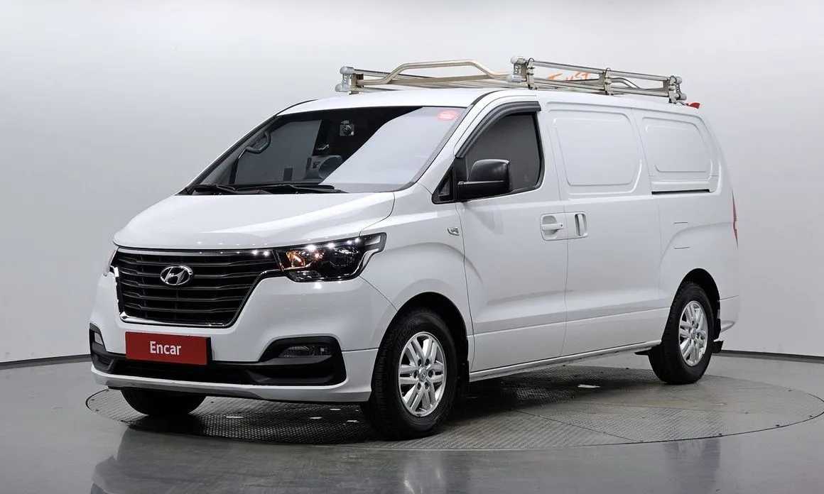 Hyundai Starex — фото 1