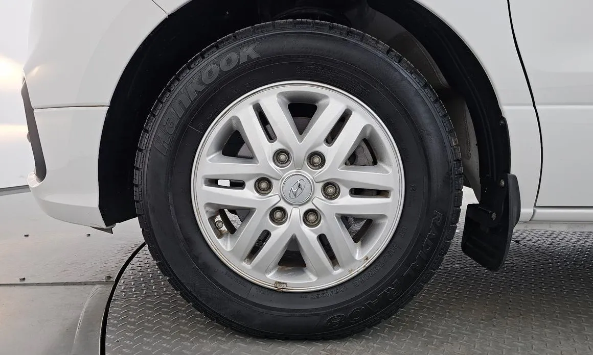 Hyundai Starex — фото 10