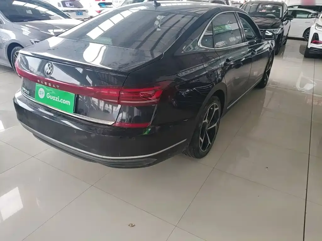 Volkswagen Passat — фото 9