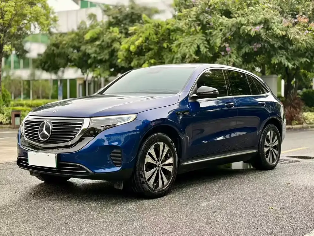 Mercedes-Benz EQC — фото 1