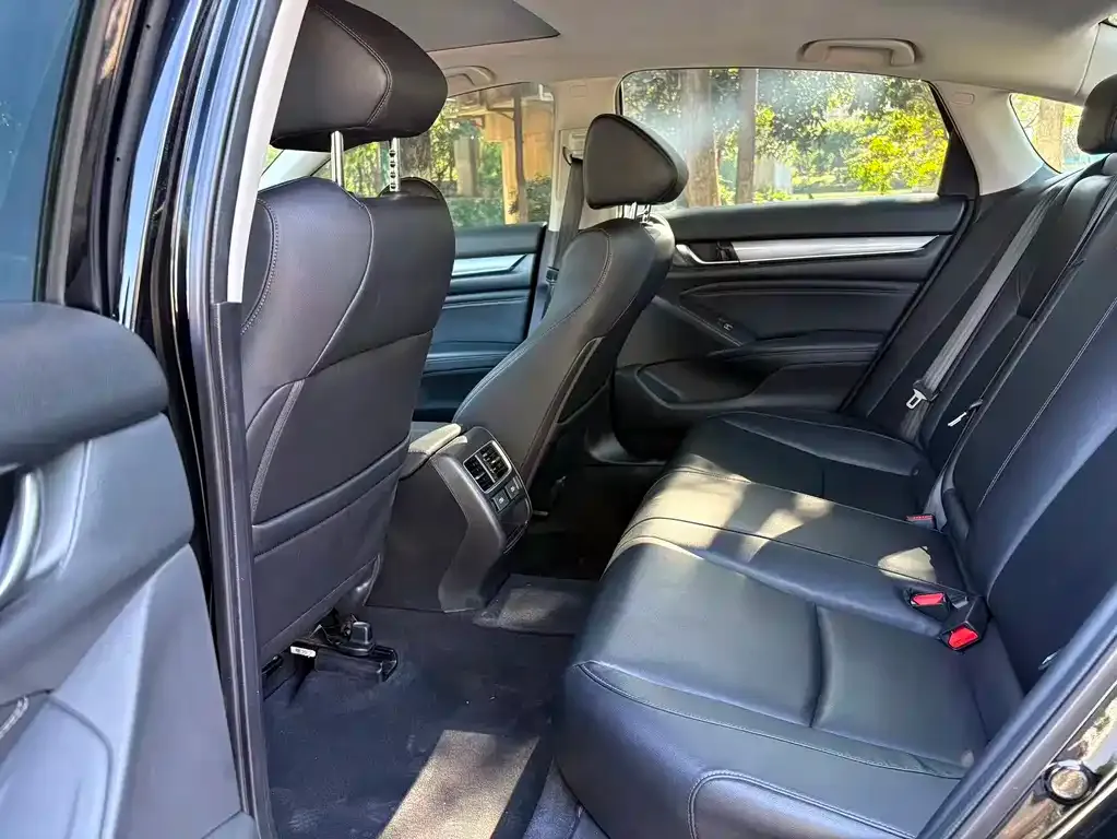 Honda Accord — фото 2