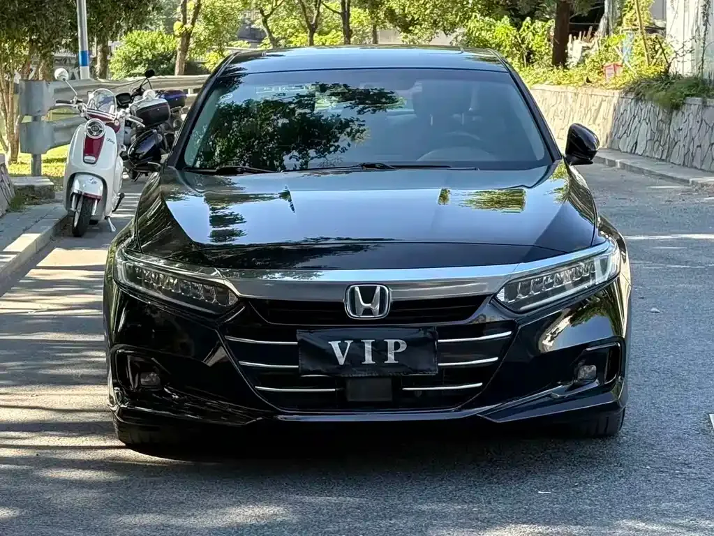 Honda Accord — фото 10