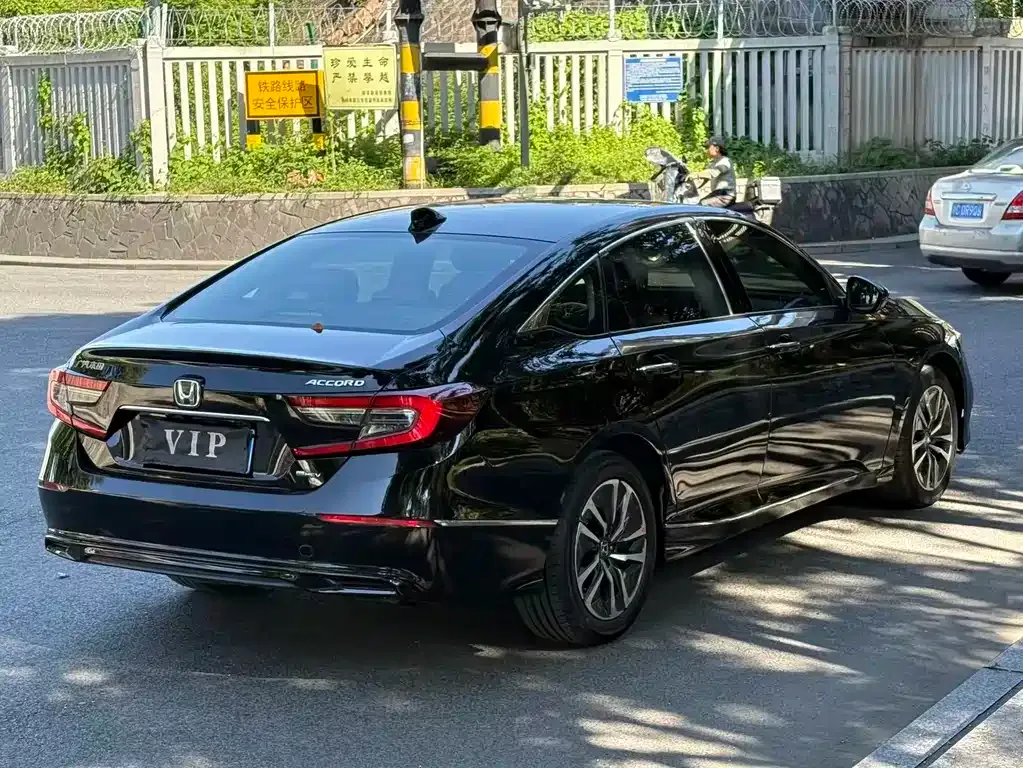 Honda Accord — фото 3