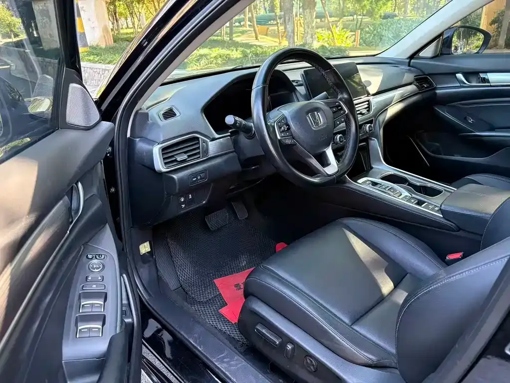 Honda Accord — фото 9
