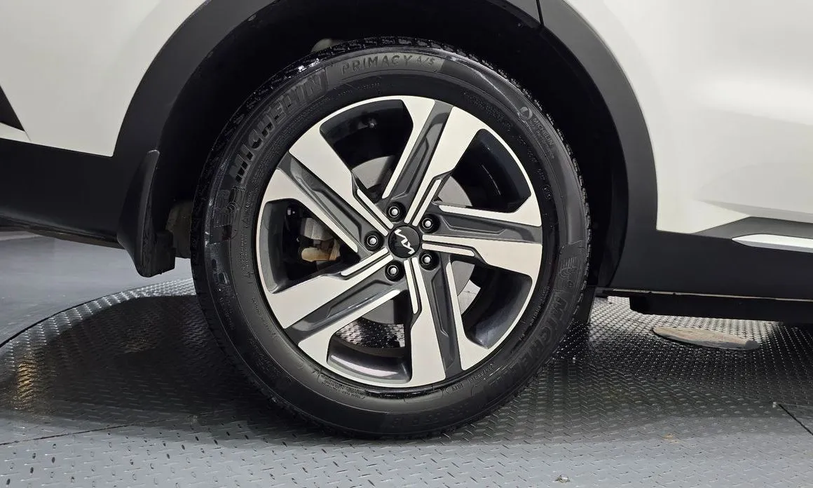 Kia Sorento — фото 7