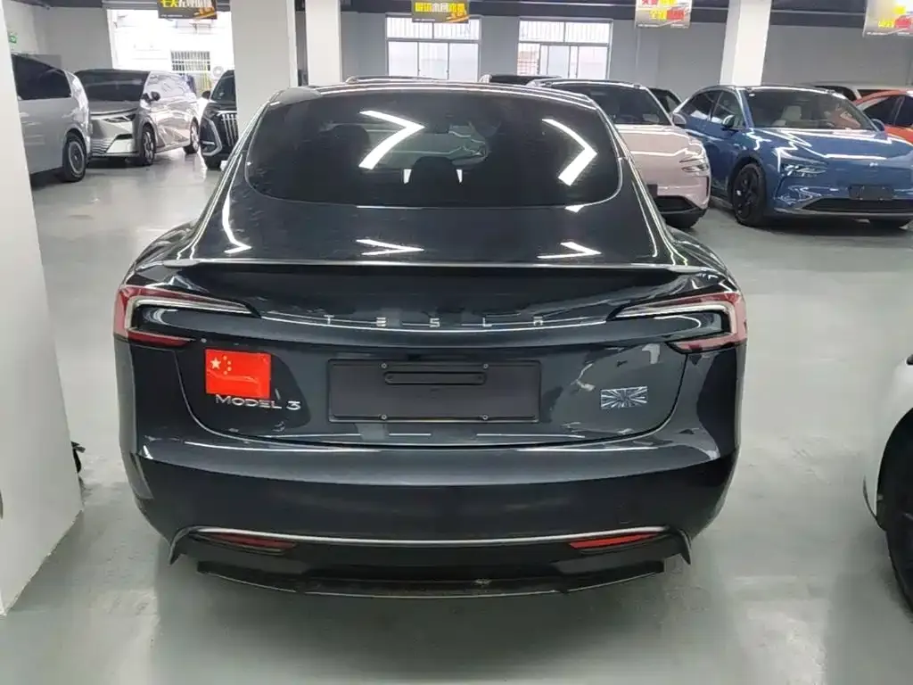 Tesla Model 3 — фото 10