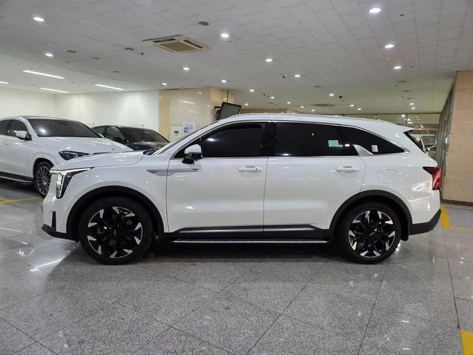 Kia Sorento — фото 9