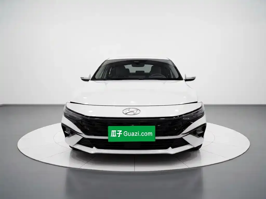 Hyundai Elantra — фото 2