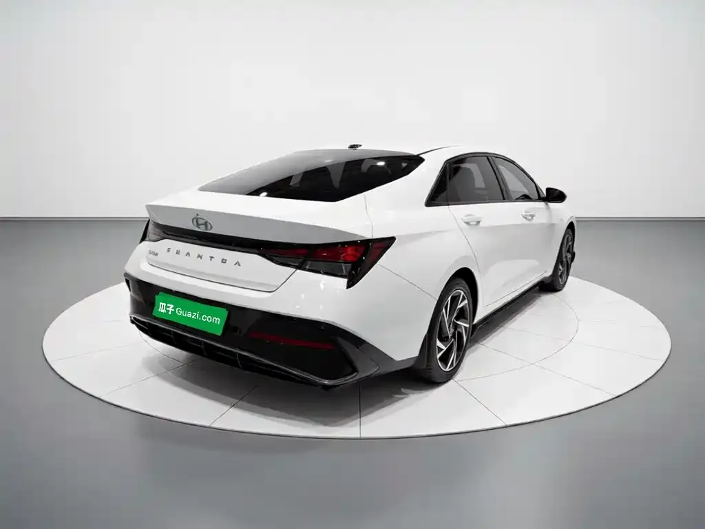 Hyundai Elantra — фото 6