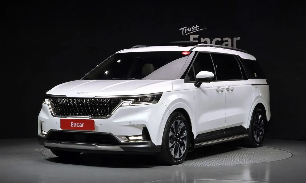 Kia Carnival — фото 1