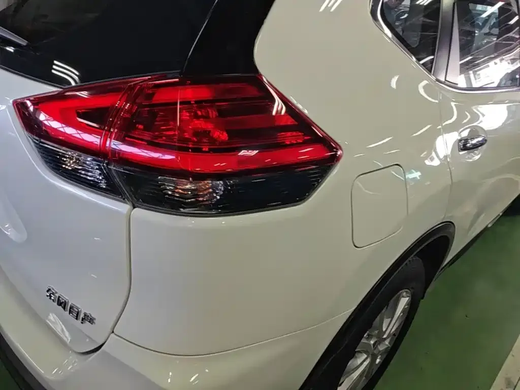 Nissan X-Trail — фото 10