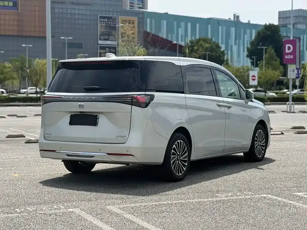 Buick GL8 Hybrid — фото 4