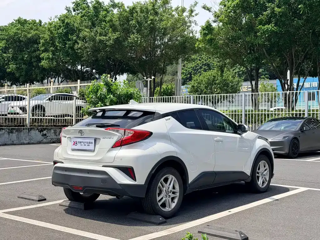 Toyota C-HR — фото 6