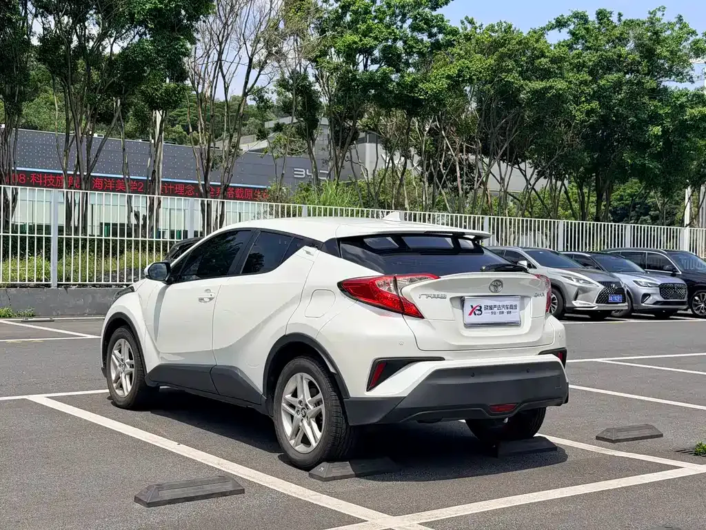 Toyota C-HR — фото 5