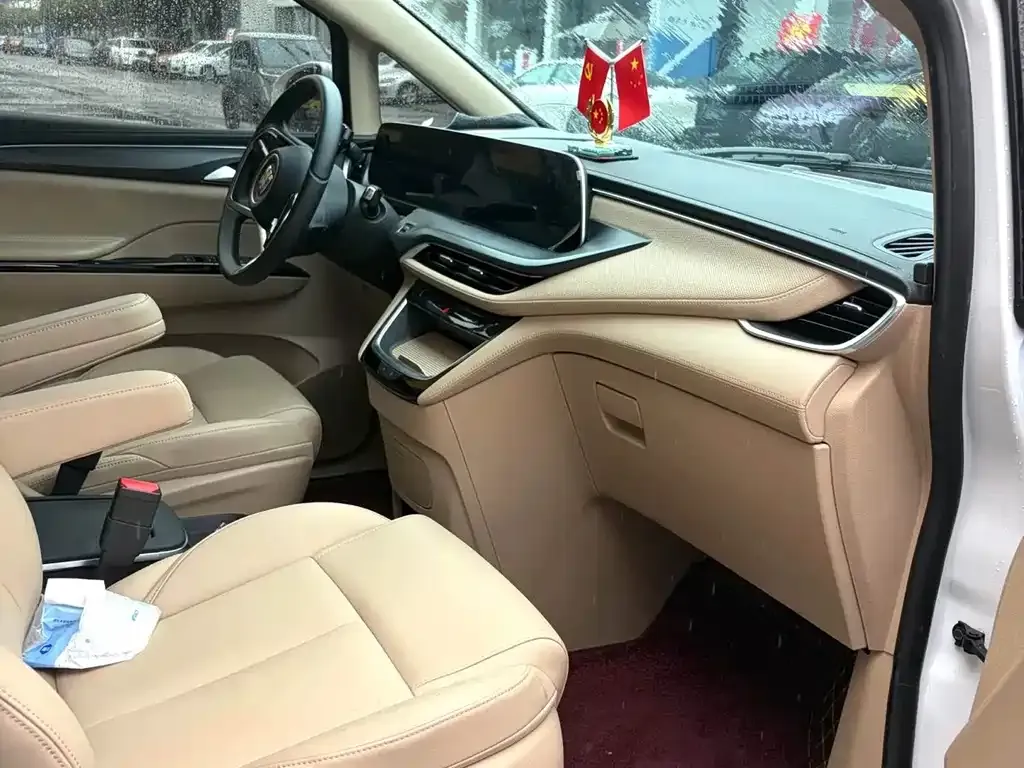Buick GL8 Hybrid — фото 7