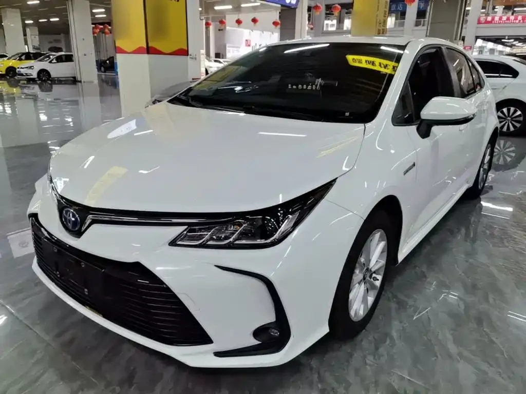 Toyota Corolla — фото 1