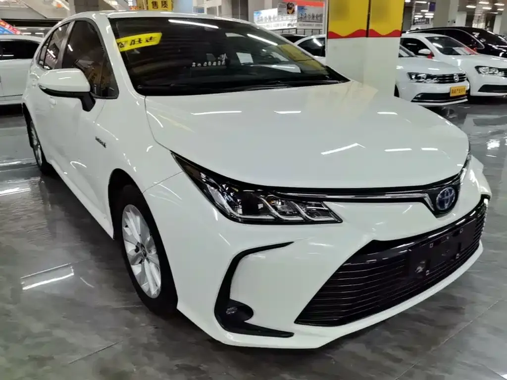 Toyota Corolla — фото 5