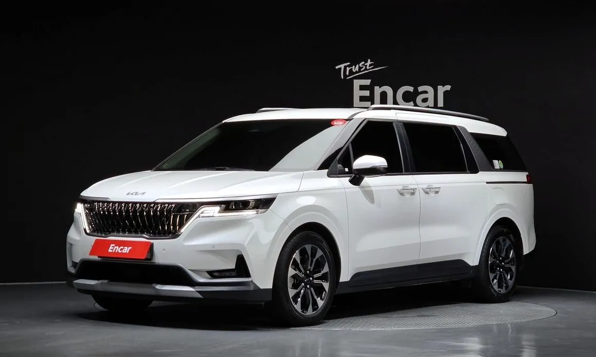 Kia Carnival — фото 1