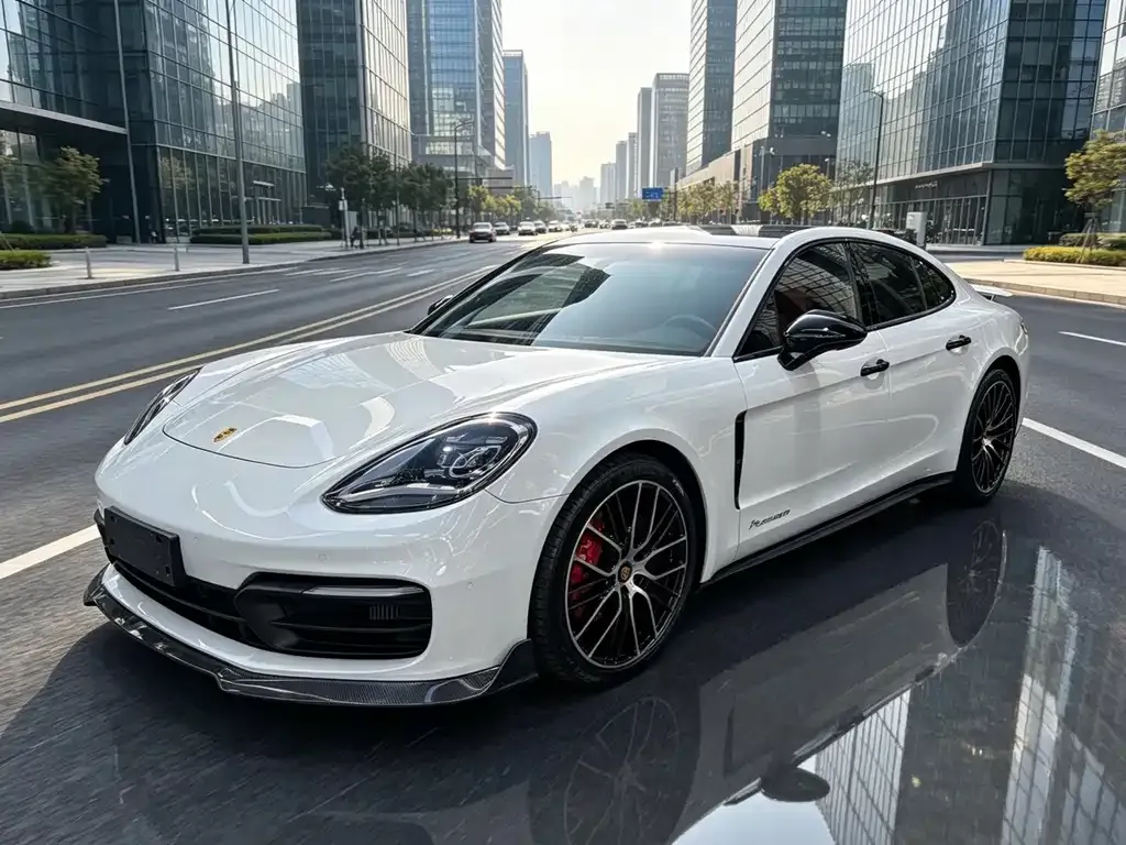 Porsche Panamera — фото 1