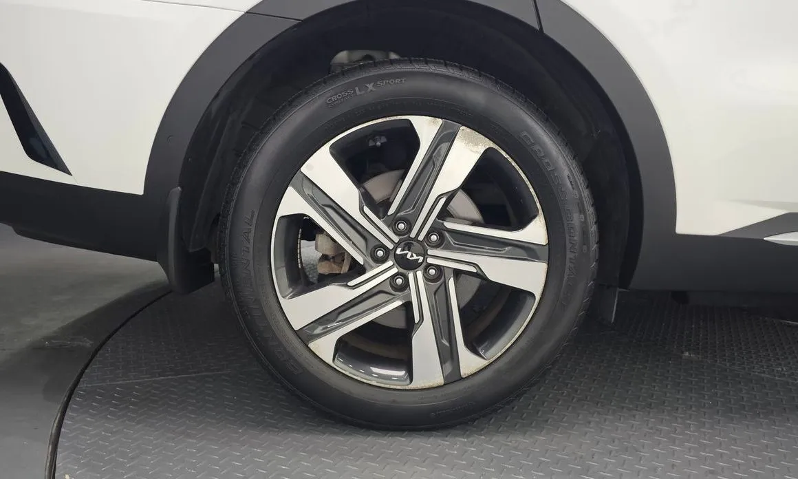 Kia Sorento — фото 10