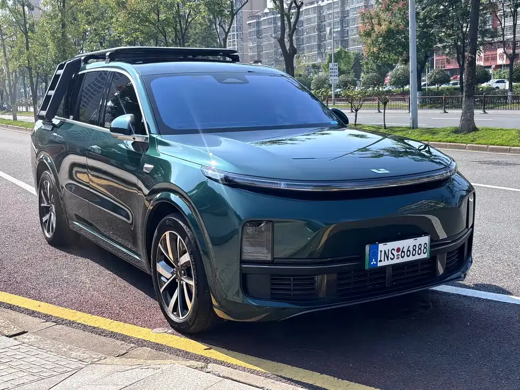 Li Auto L8 — фото 4