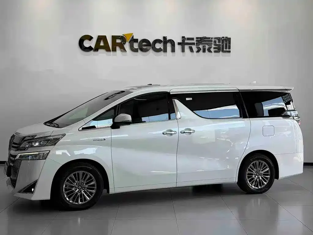 Toyota Vellfire — фото 3