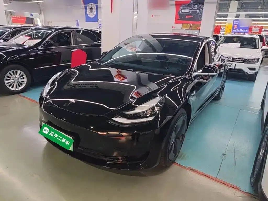 Tesla Model 3 — фото 4