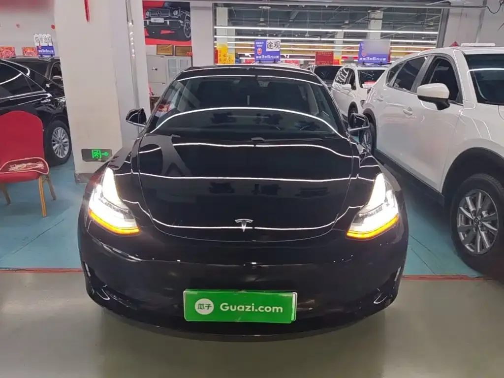 Tesla Model 3 — фото 8