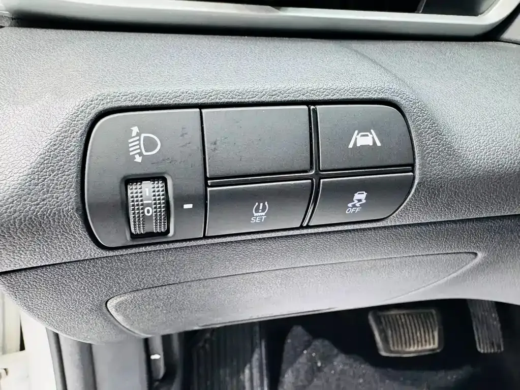 Hyundai Elantra — фото 10