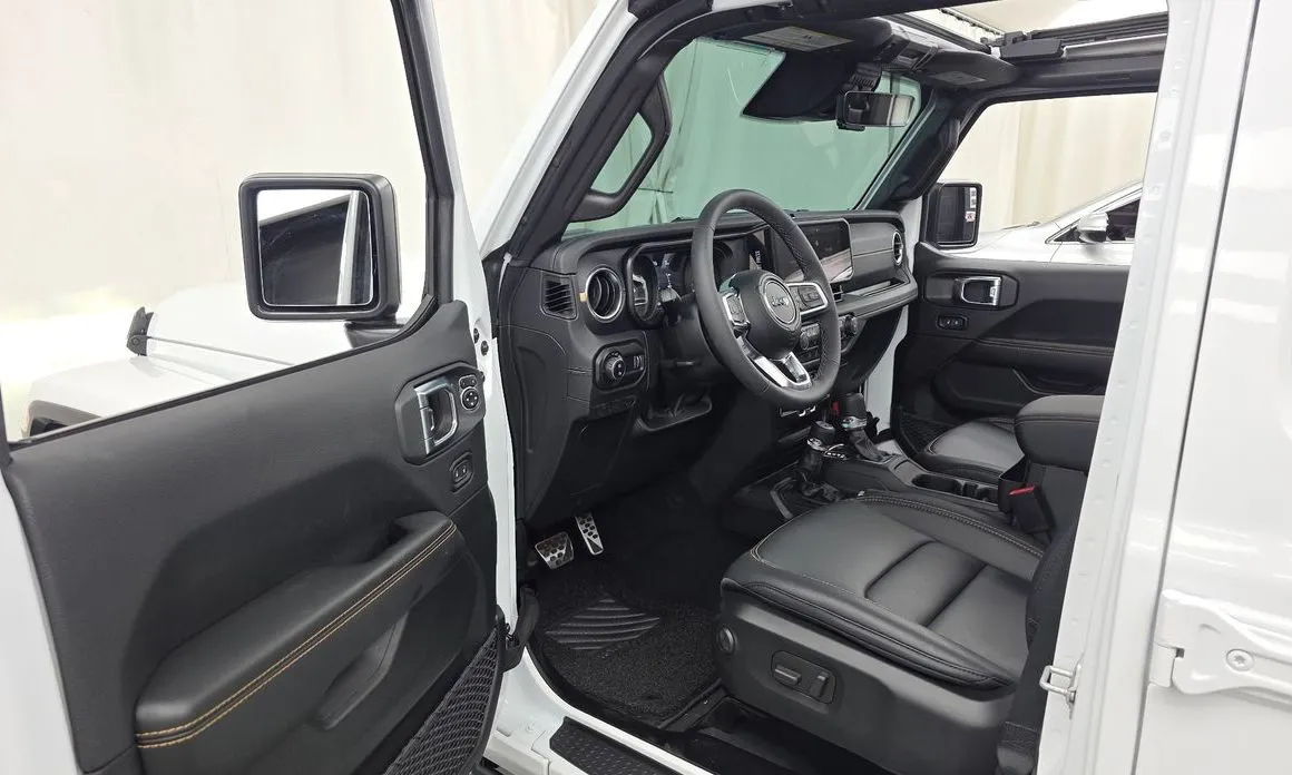 Jeep Wrangler — фото 8