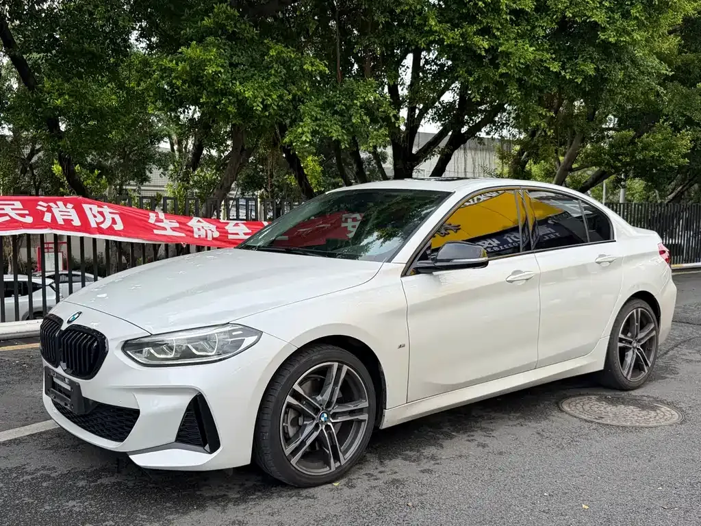 BMW 1 Series — фото 1