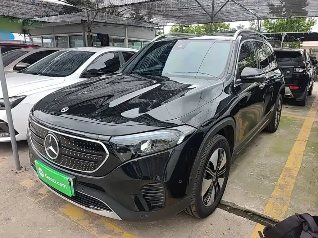 Mercedes-Benz EQB — фото 1