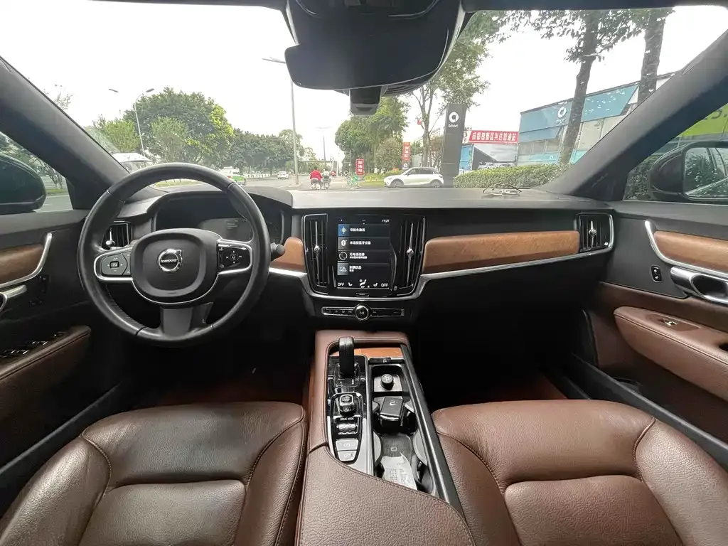 Volvo S90 — фото 3