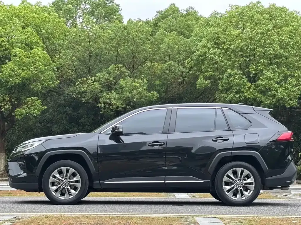 Toyota Wildlander — фото 10