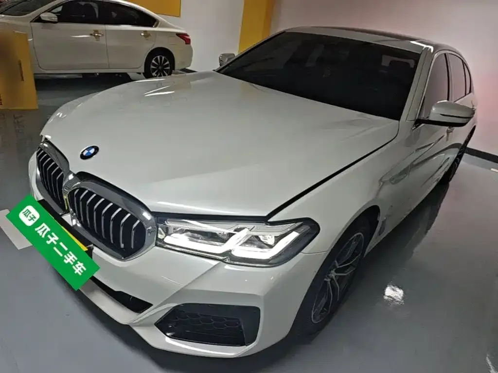 BMW 5 Series — фото 1