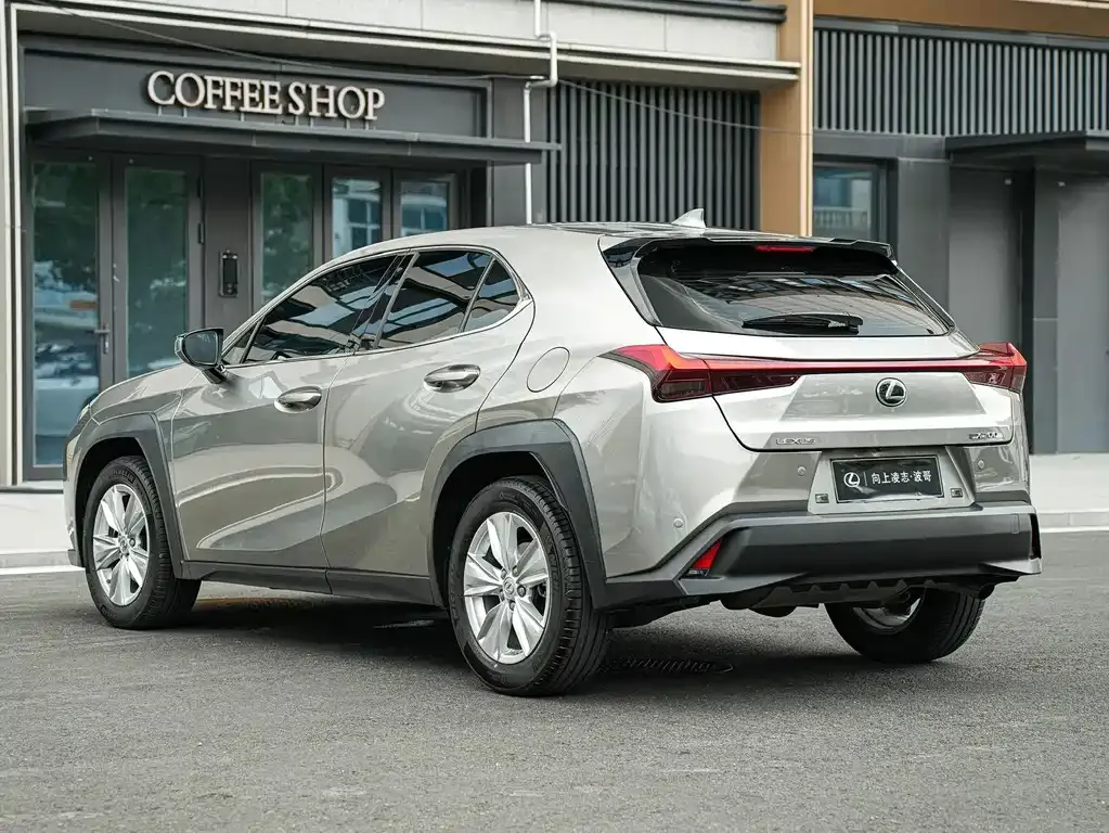 Lexus UX — фото 8