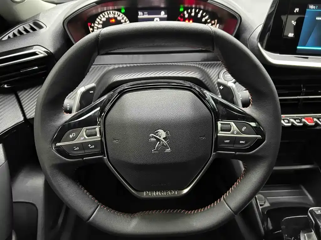 Peugeot 2008 — фото 10