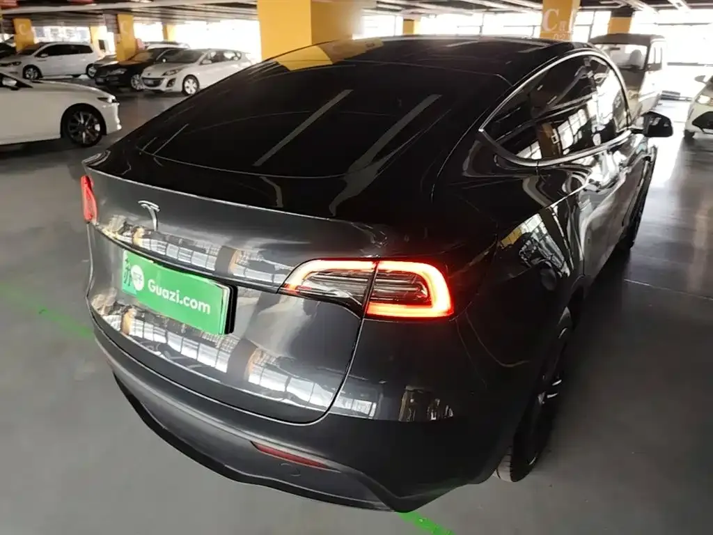 Tesla Model Y — фото 4