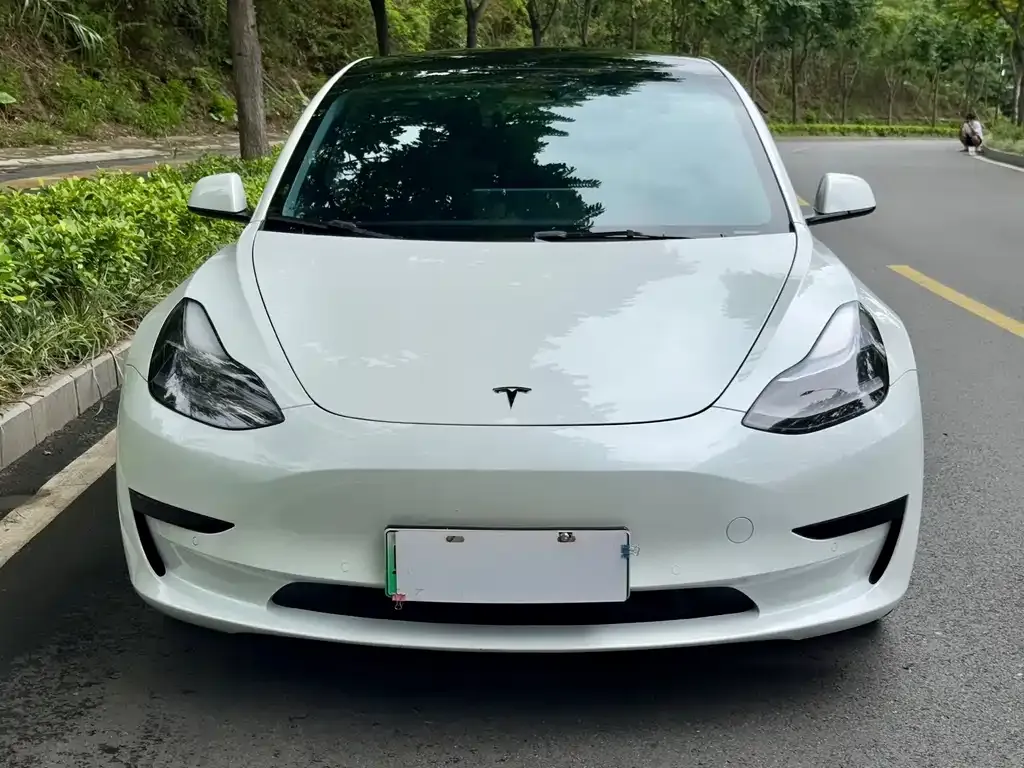 Tesla Model 3 — фото 9