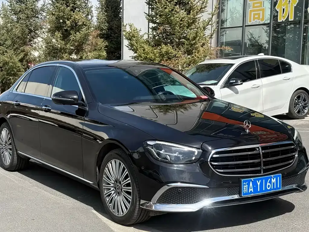 Mercedes-Benz E-Class — фото 1