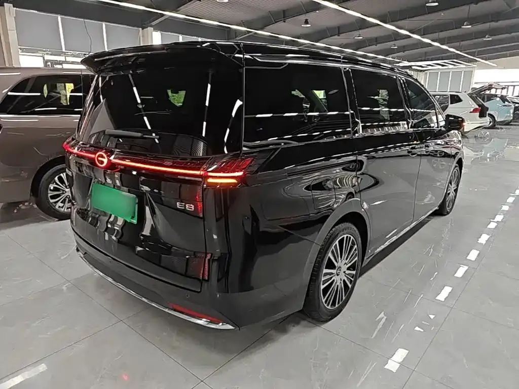 GAC Motor Trumpchi E8 PHEV — фото 9