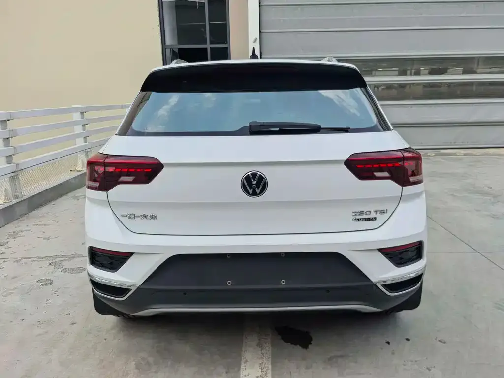 Volkswagen T-Roc — фото 2