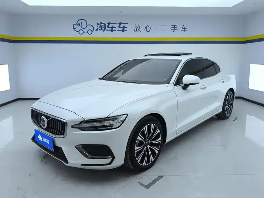 Volvo S60 — фото 1