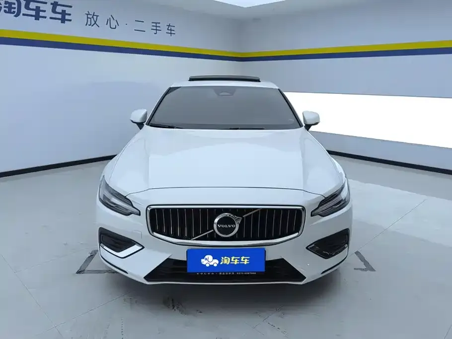 Volvo S60 — фото 9
