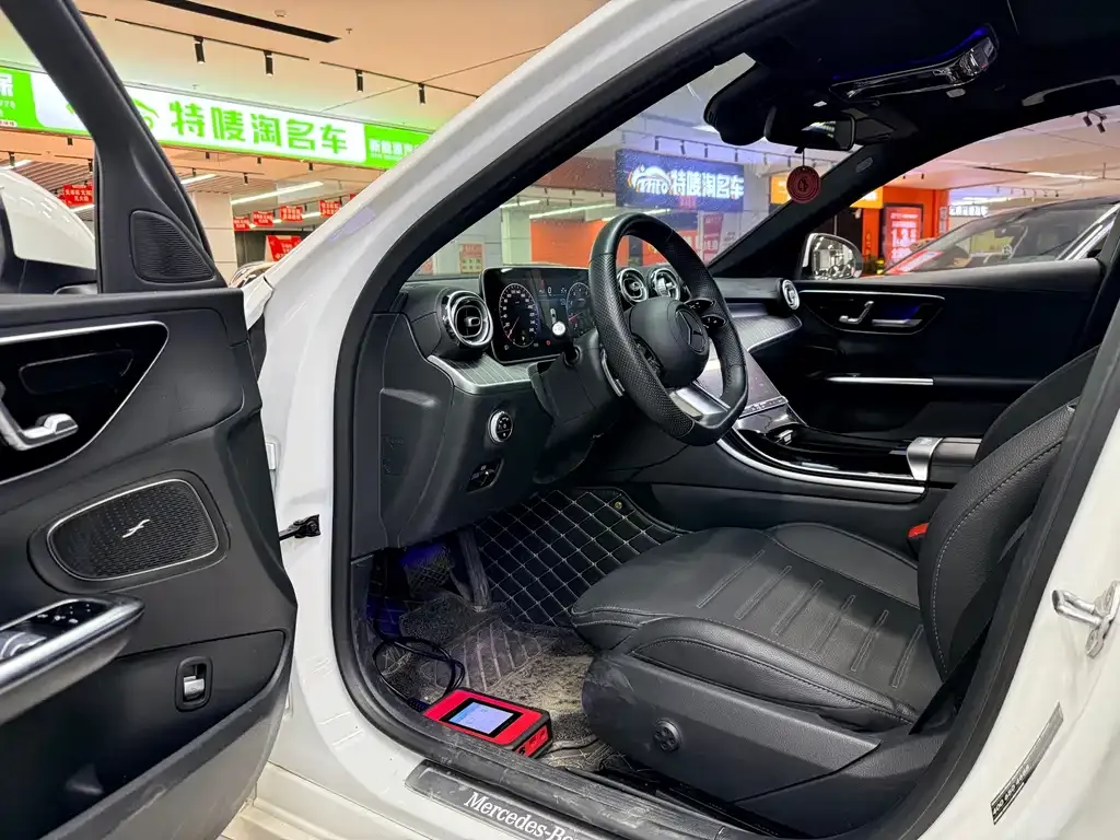 Mercedes-Benz C-Class — фото 7