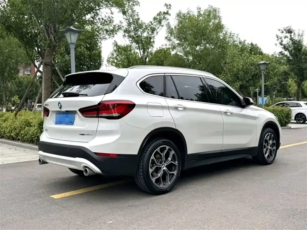 BMW X1 — фото 9